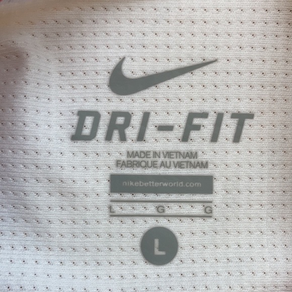 Men’s Nike Red and White shirt - Picture 3 of 7